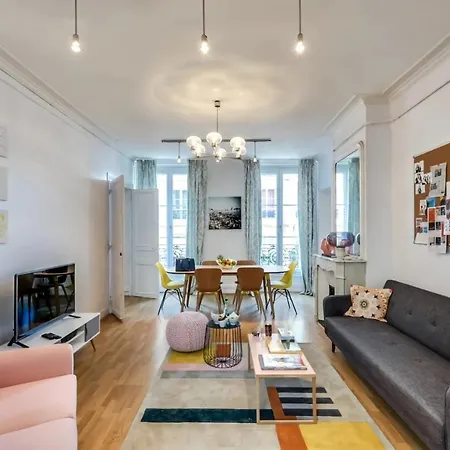 Apartment Amazing 3 Bedroom *